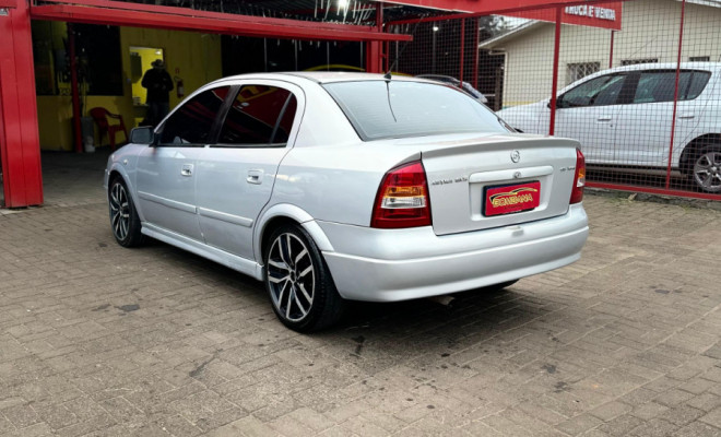 GM - Chevrolet Astra GL Milenium 1.8 MPFI 4p 2001 Gasolina-1