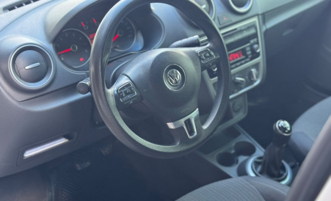 VW - VolksWagen Gol (novo) 1.6 Mi Total Flex 8V 4p 2014 Flex-2