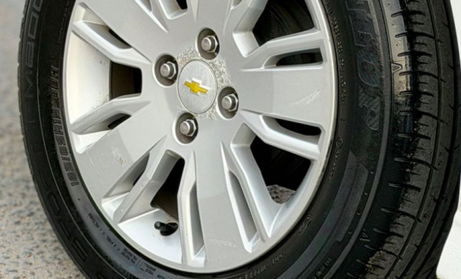 GM - Chevrolet ONIX HATCH LT 1.4 8V FlexPower 5p Mec. 2016 Flex-13