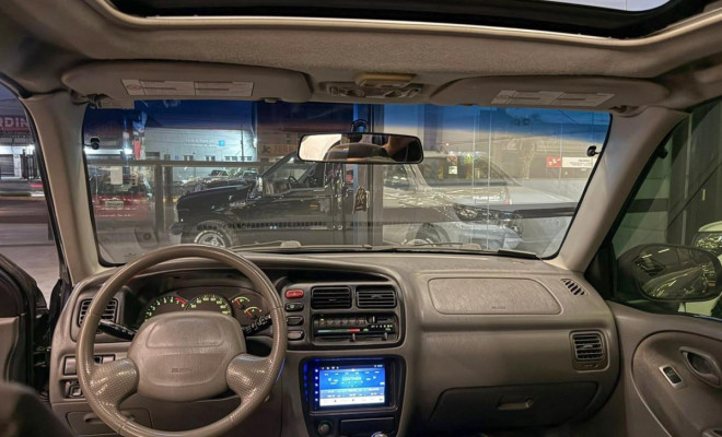 GM - Chevrolet TRACKER 2.0 16v 128cv MPFI 4x4 5p 2008 Gasolina-3