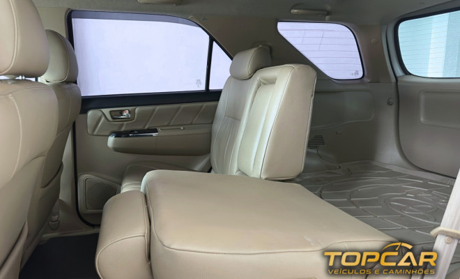 Toyota Hilux SW4 SRV D4-D 4x4 3.0 TDI Dies. Aut 2014 Diesel-10