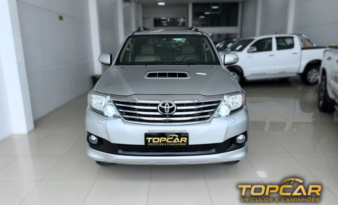 Toyota Hilux SW4 SRV D4-D 4x4 3.0 TDI Dies. Aut 2014 Diesel