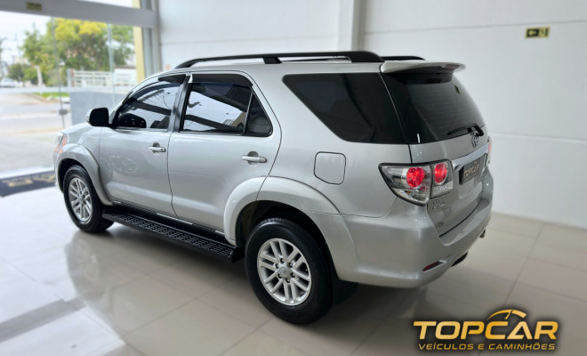 Toyota Hilux SW4 SRV D4-D 4x4 3.0 TDI Dies. Aut 2014 Diesel-5