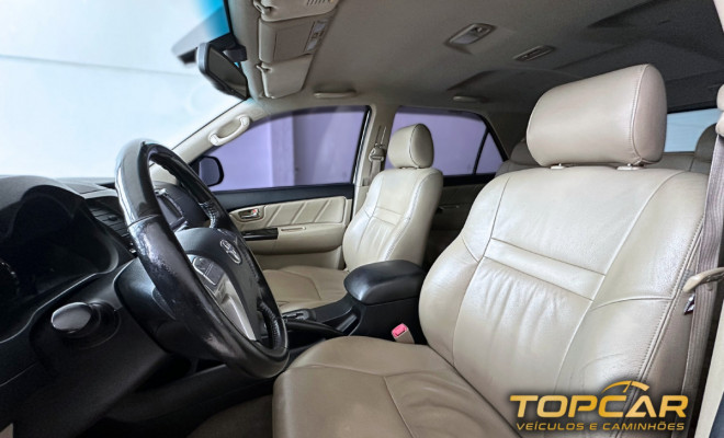 Toyota Hilux SW4 SRV D4-D 4x4 3.0 TDI Dies. Aut 2014 Diesel-8