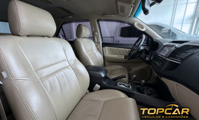 Toyota Hilux SW4 SRV D4-D 4x4 3.0 TDI Dies. Aut 2014 Diesel-9