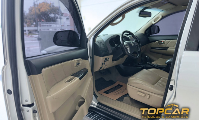 Toyota Hilux SW4 SRV D4-D 4x4 3.0 TDI Dies. Aut 2014 Diesel-6