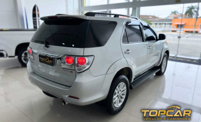 Toyota Hilux SW4 SRV D4-D 4x4 3.0 TDI Dies. Aut 2014 Diesel-2