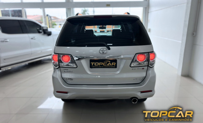 Toyota Hilux SW4 SRV D4-D 4x4 3.0 TDI Dies. Aut 2014 Diesel-3