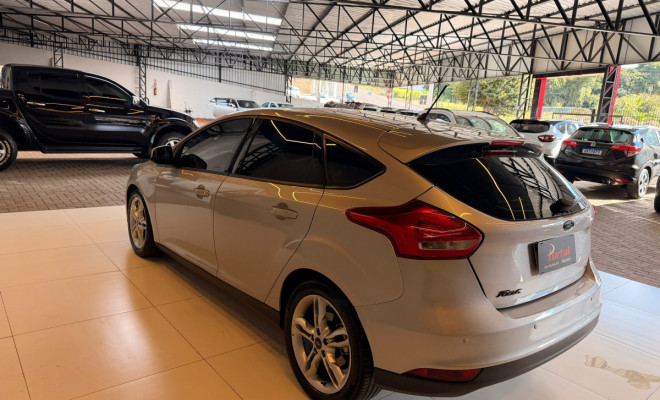 Ford Focus 1.6 S/SE/SE Plus Flex 8V/16V  5p 2018 Flex-4