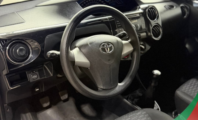Toyota ETIOS XS Sedan1.5 Flex 16V 4p Mec. 2014 Flex-2