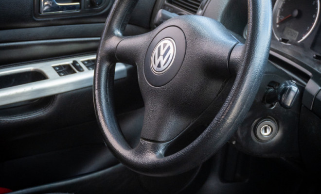 VW - VolksWagen Golf 1.6Mi/ 1.6Mi Gener./Black & Silver 2006 Gasolina-6