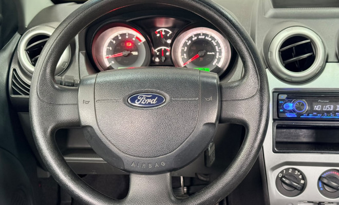 Ford Fiesta SE 1.6 8V Flex 5p 2014 Flex-5