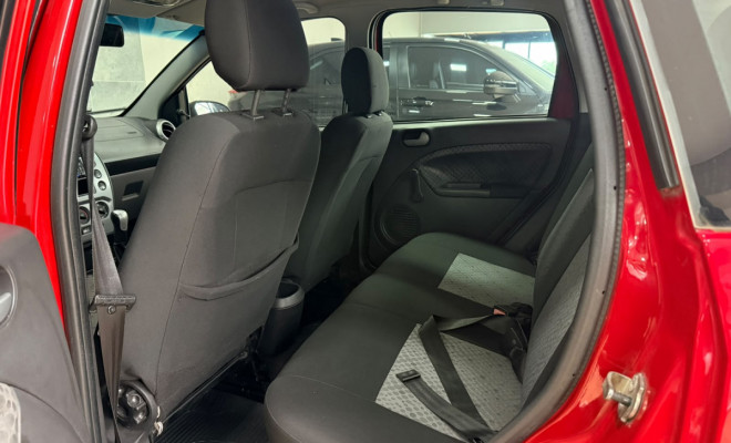 Ford Fiesta SE 1.6 8V Flex 5p 2014 Flex-8