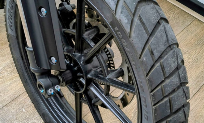 TRIUMPH SCRAMBLER 400X 2025 Gasolina-11
