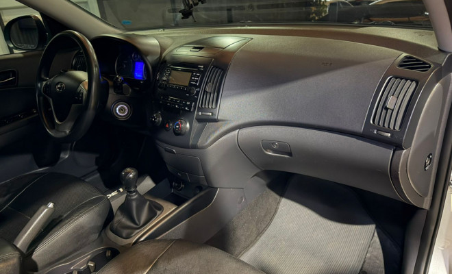 Hyundai i30 2.0 16V 145cv 5p Mec. 2012 Gasolina-11