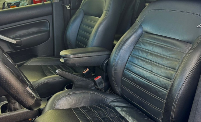 VW - VolksWagen Golf Sportline 1.6 Mi Total Flex 8V 4p 2011 Flex-4