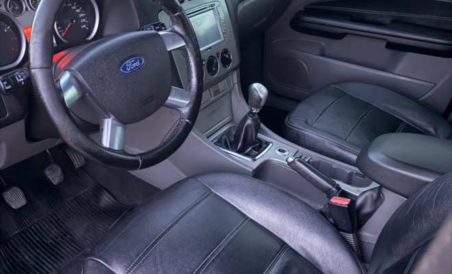 Ford Focus 1.6 S/SE/SE Plus Flex 8V/16V  5p 2012 Flex-8