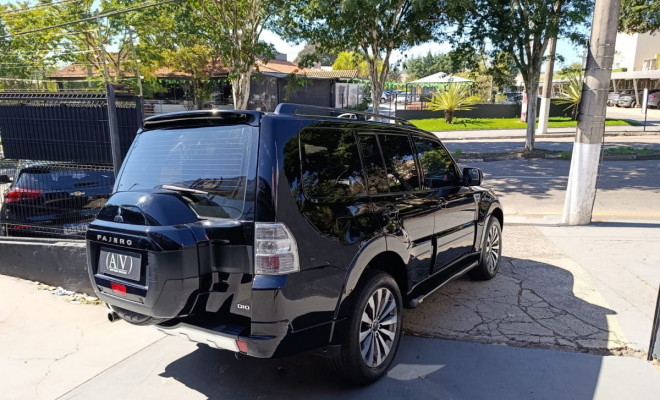 Mitsubishi Pajero HPE Full 3.2 4x4 T.I.Dies. 5p Aut 2020 Diesel-4