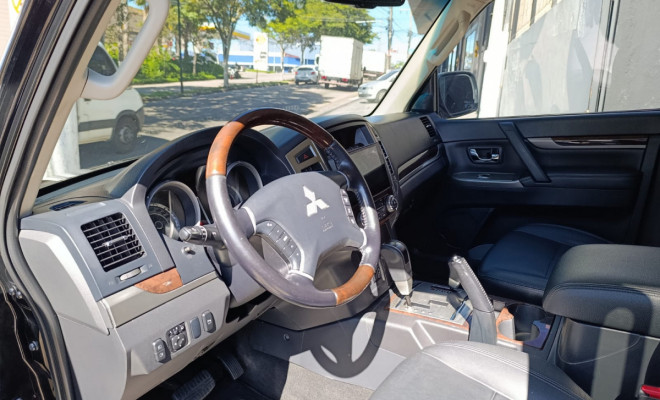 Mitsubishi Pajero HPE Full 3.2 4x4 T.I.Dies. 5p Aut 2020 Diesel-8