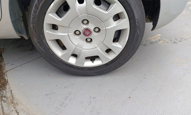 Fiat Palio ESSENCE 1.6 Flex 16V 5p 2013 Flex-12