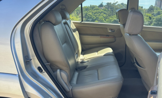 Toyota Hilux SW4 SRV D4-D 4x4 3.0 TDI Dies. Aut 2006 Diesel-7