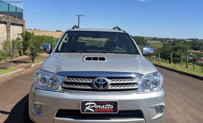 Toyota Hilux SW4 SRV D4-D 4x4 3.0 TDI Dies. Aut 2006 Diesel-1