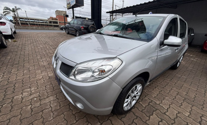 Renault SANDERO Expression Hi-Flex 1.0 16V 5p 2011 Flex