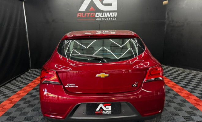 GM - Chevrolet ONIX HATCH LT 1.4 8V FlexPower 5p Mec. 2019 Flex-13