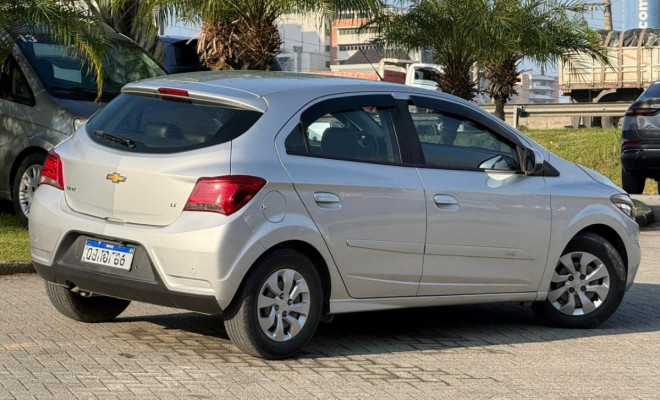 GM - Chevrolet ONIX HATCH LT 1.0 8V FlexPower 5p Mec. 2019 Flex-0