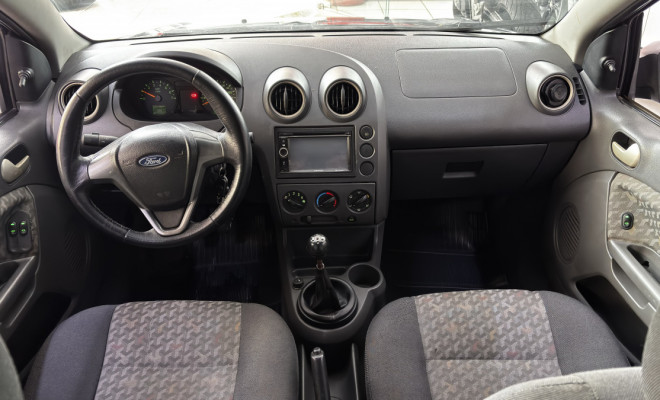 Ford Fiesta Personnalité 1.0 8V 66cv 5p 2004 Flex-2