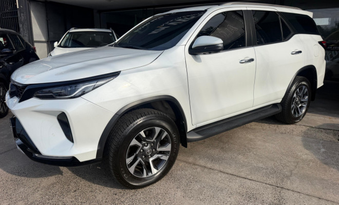 Toyota Hilux SW4 SRX Plat. 4x4 2.8 TB Die. Aut. 2024 Diesel-0