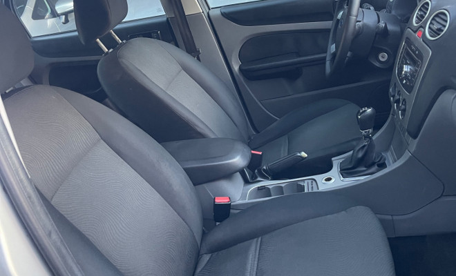 Ford Focus 1.6 16V  2012-4