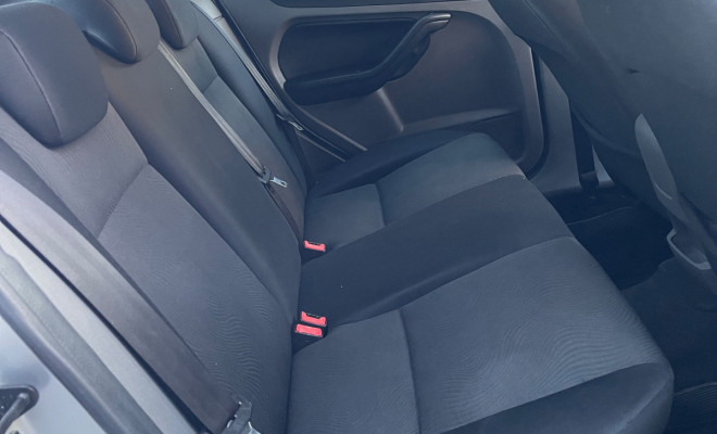 Ford Focus 1.6 16V  2012-9