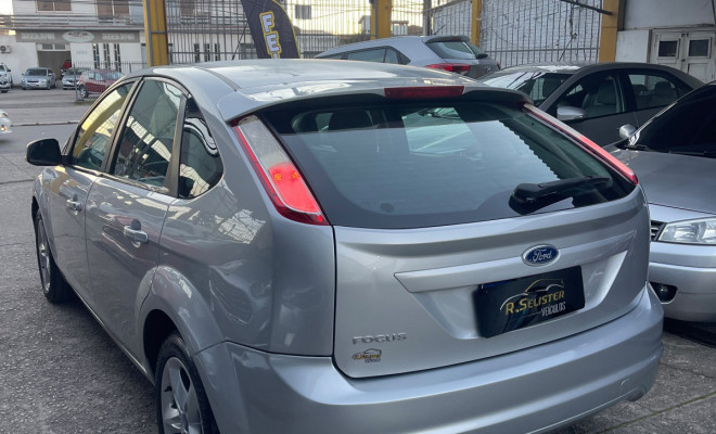 Ford Focus 1.6 16V  2012-1
