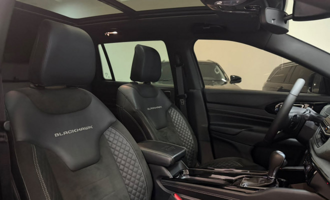 Jeep Commander Black Hurricane 2.0 4x4 TB Aut 2025 Gasolina-6