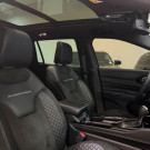 Jeep Commander Black Hurricane 2.0 4x4 TB Aut 2025 Gasolina-6