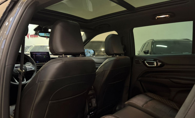 Jeep Commander Black Hurricane 2.0 4x4 TB Aut 2025 Gasolina-7