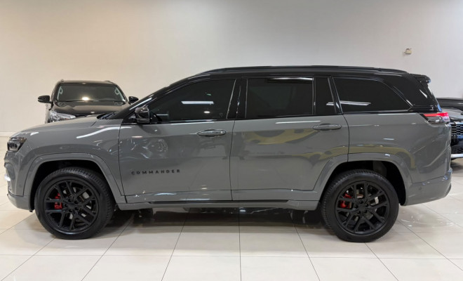 Jeep Commander Black Hurricane 2.0 4x4 TB Aut 2025 Gasolina-1