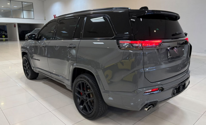 Jeep Commander Black Hurricane 2.0 4x4 TB Aut 2025 Gasolina-3