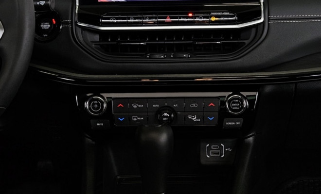 Jeep COMPASS Black Hurricane 2.0 4x4 TB Aut. 2025 Gasolina-9
