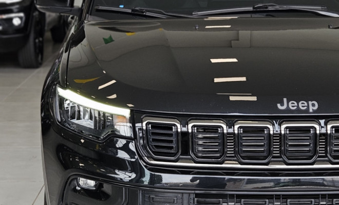 Jeep COMPASS Black Hurricane 2.0 4x4 TB Aut. 2025 Gasolina-3