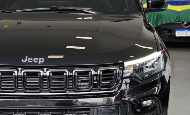 Jeep COMPASS Black Hurricane 2.0 4x4 TB Aut. 2025 Gasolina-4