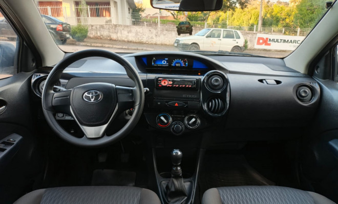 Toyota ETIOS X 1.3 Flex 16V 5p Mec. 2020 Flex-1