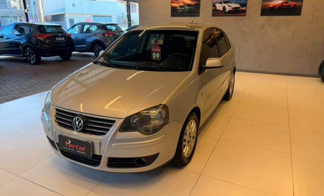VW - VolksWagen Polo Sed./Sed. COMF. 2.0/2.0 Flex 8V 4p 2009 Flex-2