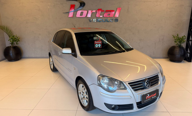 VW - VolksWagen Polo Sed./Sed. COMF. 2.0/2.0 Flex 8V 4p 2009 Flex