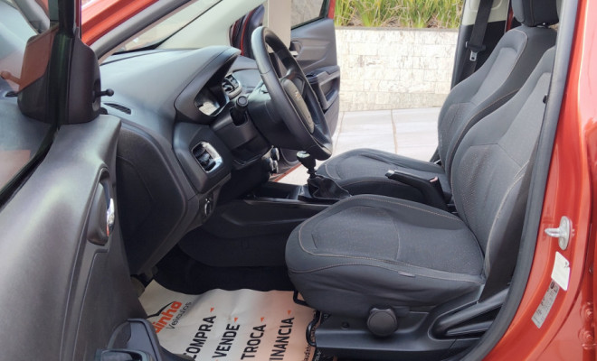 GM - Chevrolet ONIX HATCH LT 1.0 8V FlexPower 5p Mec. 2013 Flex-10