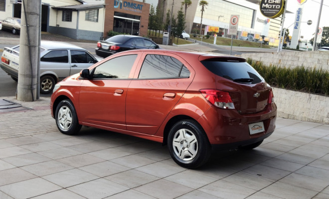 GM - Chevrolet ONIX HATCH LT 1.0 8V FlexPower 5p Mec. 2013 Flex-2