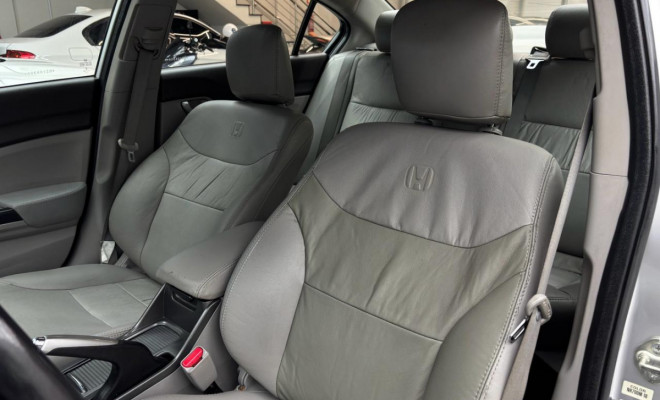 Honda Civic Sedan LXS 1.8/1.8 Flex 16V Mec. 4p 2014 Flex-10