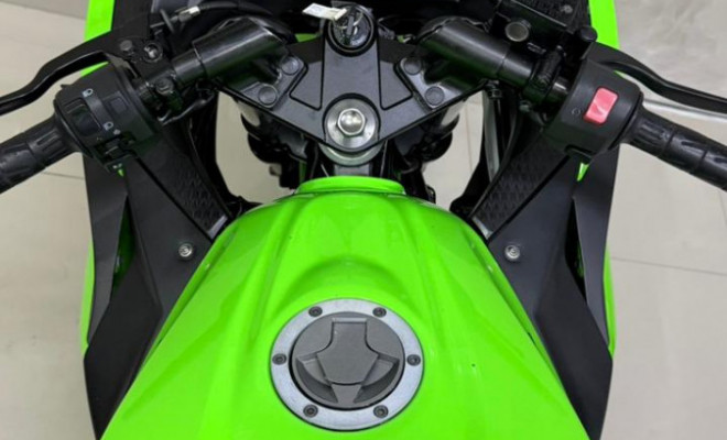 KAWASAKI NINJA 300 2015 Gasolina-2