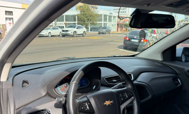 GM - Chevrolet ONIX HATCH LTZ 1.4 8V FlexPower 5p Aut. 2015 Flex-4